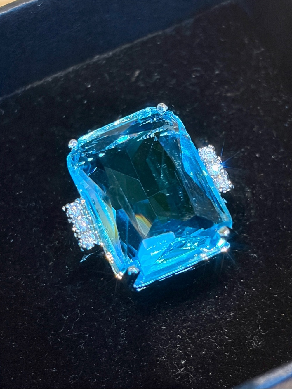 NWOT Aquamarine Emerald Cut with CZ accents cocktail ring in 7